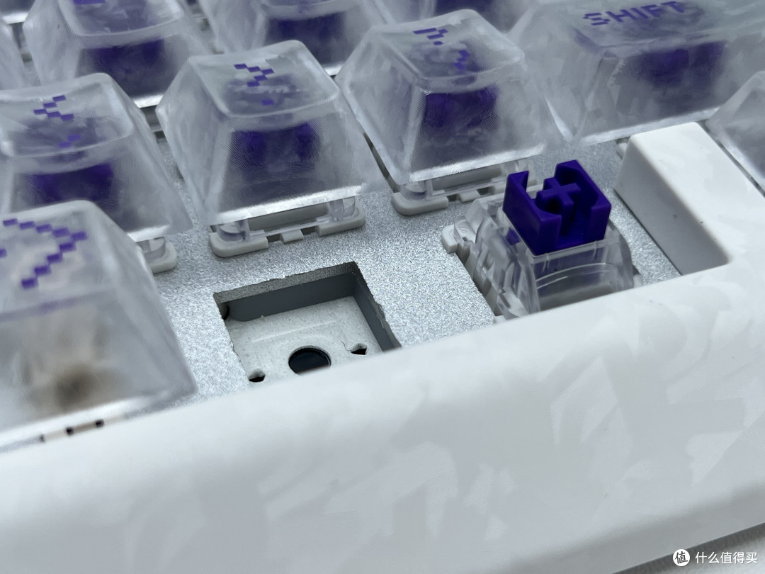 新盟Zero 68新配色来袭！纯白锻碳纹雾透＋T0性能，颜值性能拉满