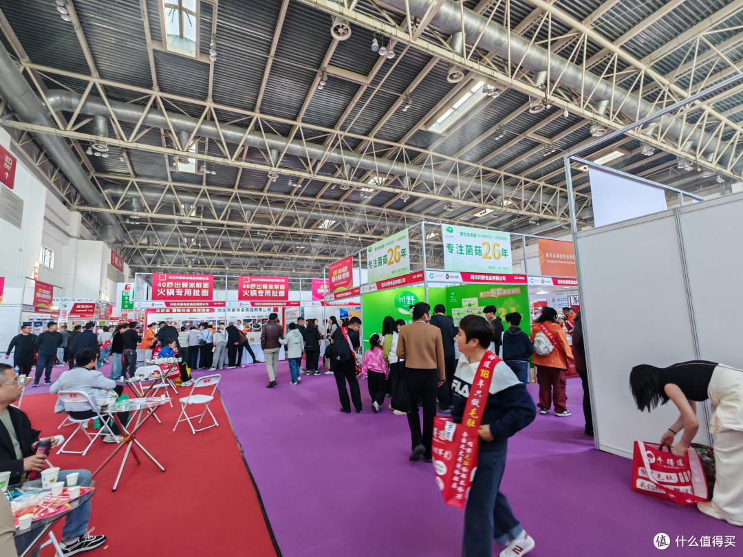 解锁北京小众游:把餐饮展当乐园,免费吃遍全国拿小样
