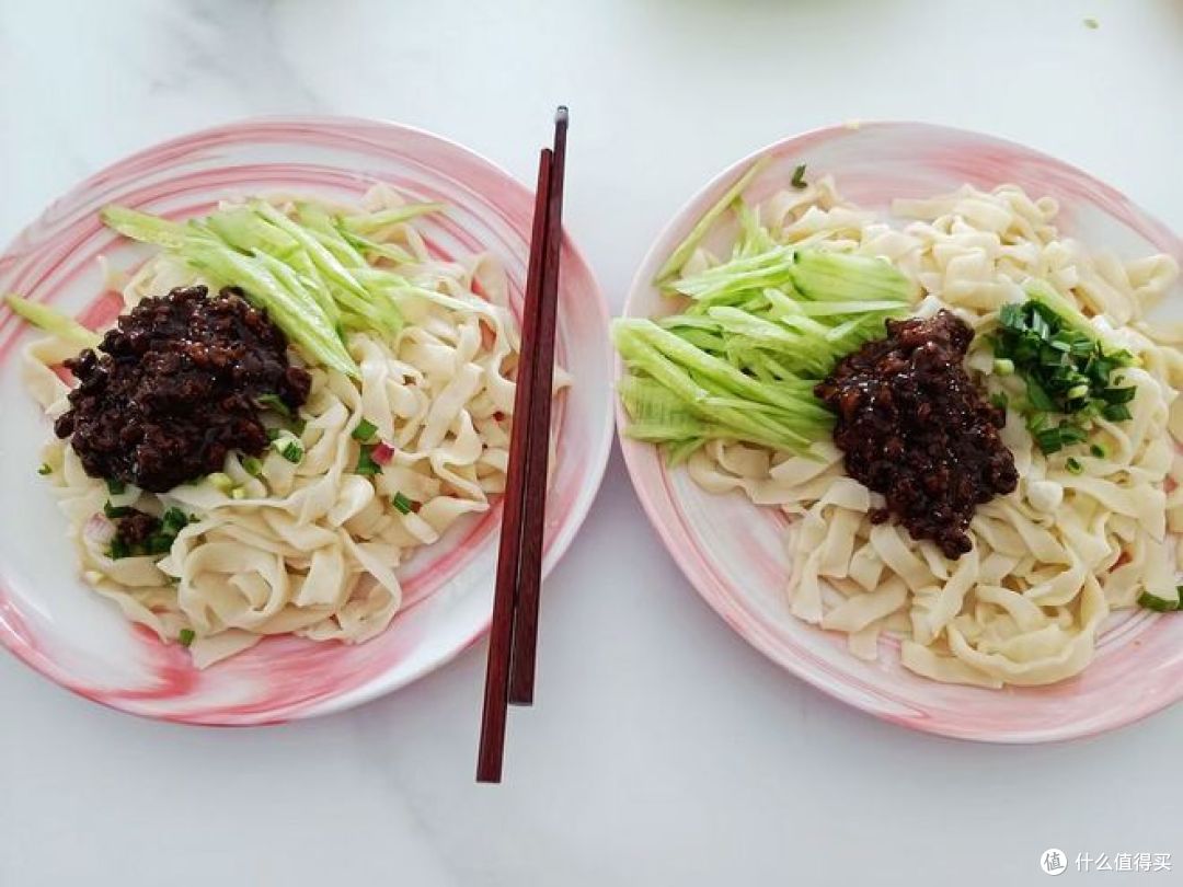 炸酱面,看看我家怎么做的,用哪种面粉做的手擀面?