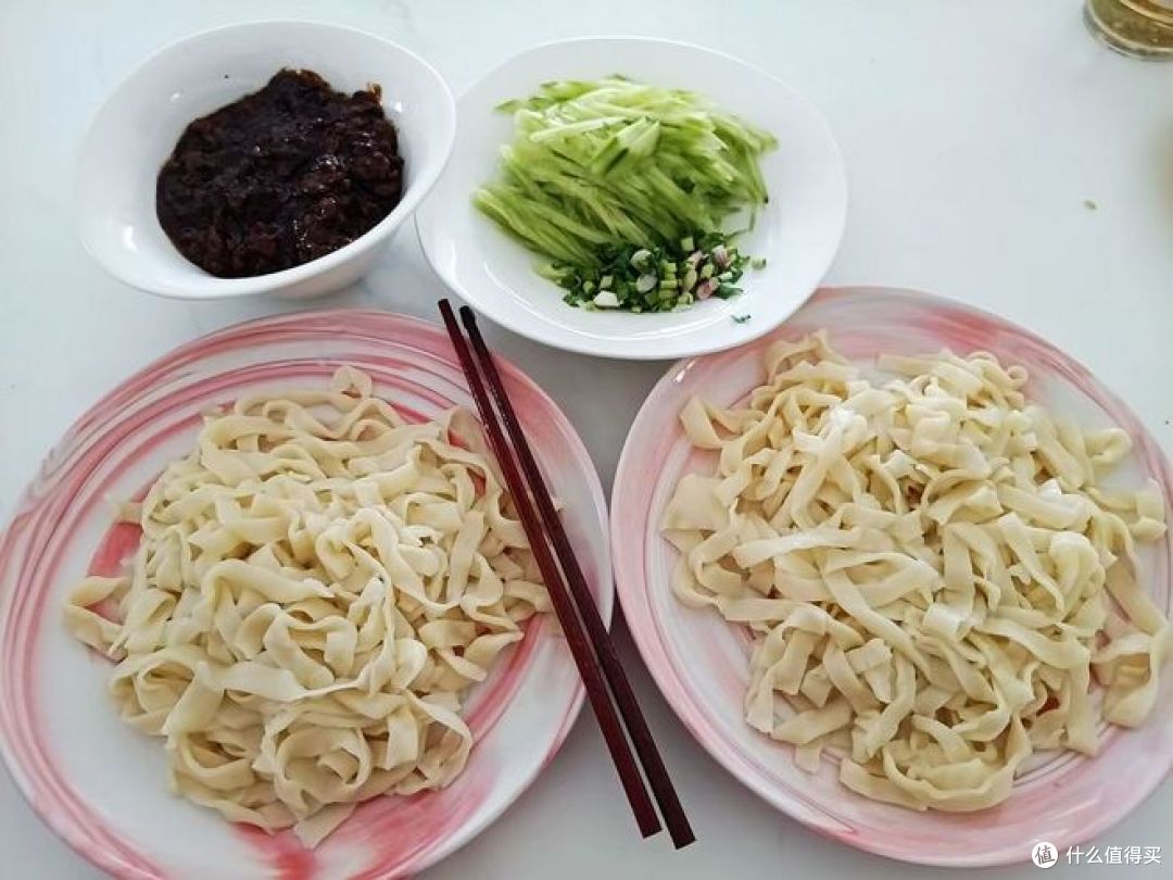 炸酱面,看看我家怎么做的,用哪种面粉做的手擀面?