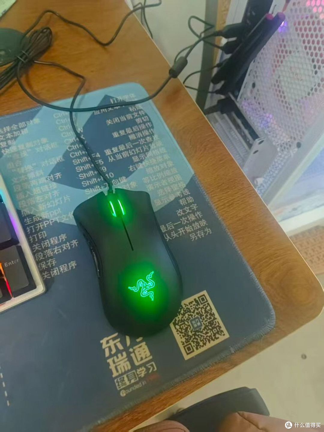雷蛇炼狱蝰蛇标准版:春日桌面焕新之选