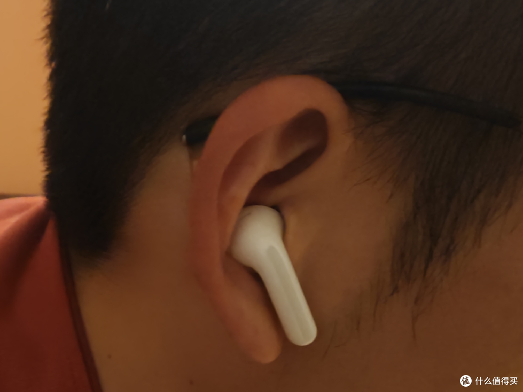 音质与续航双在线,百元级耳机的通勤刚需之选