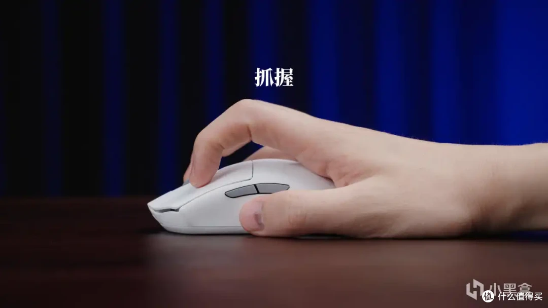 首发99元!碳纤维对称中小手万金油鼠标:SKN朱雀上市!