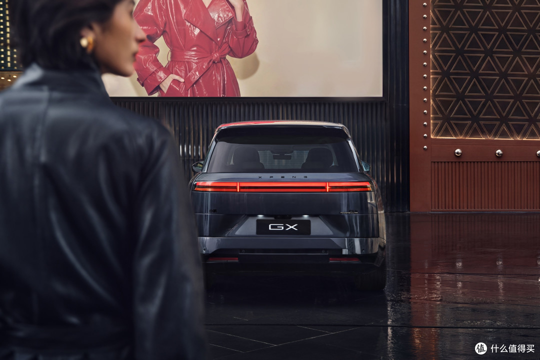 小鹏GX旗舰SUV正式亮相:Robotaxi与机器人技术的融合典范