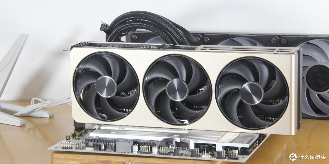 谁才是2K甜品级显卡真神?一测见真章!RTX 5070系列小横评分析!