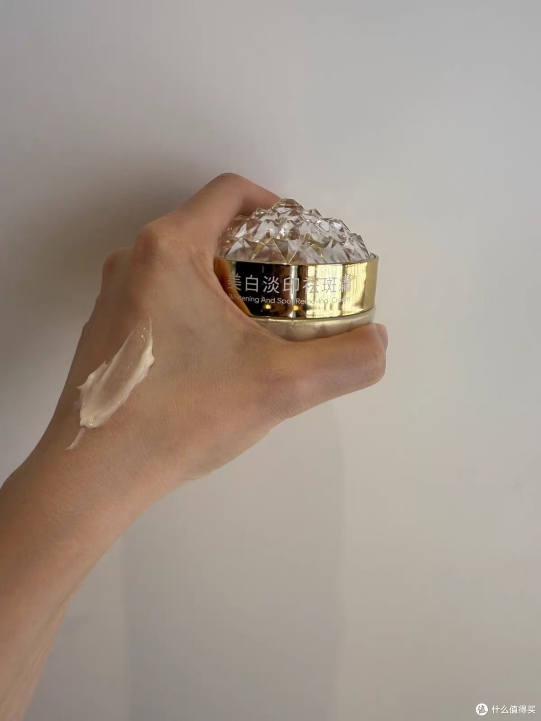 ✨黄皮斑星人狂喜|这瓶老牌子淡斑霜真的赢麻了😭
