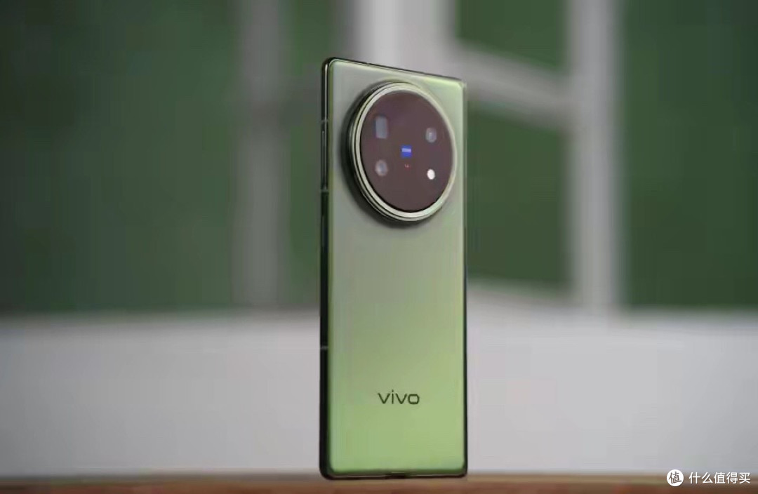 vivo X Fold6配置全曝!骁龙8至尊版+2亿长焦,友商大折叠压力大