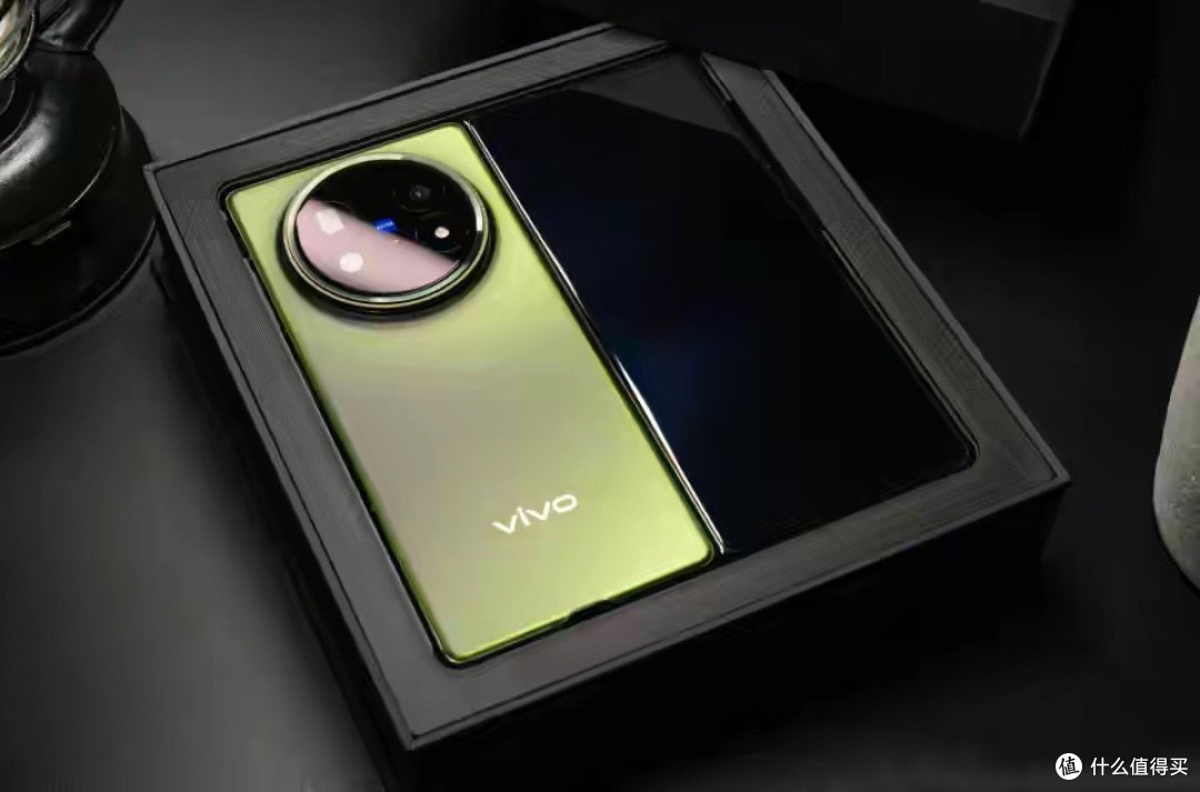 vivo X Fold6配置全曝!骁龙8至尊版+2亿长焦,友商大折叠压力大