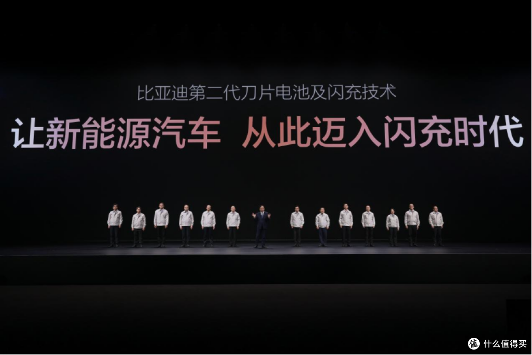 比亚迪第二代刀片电池闪充安全靠什么？极限测试结果给出回应