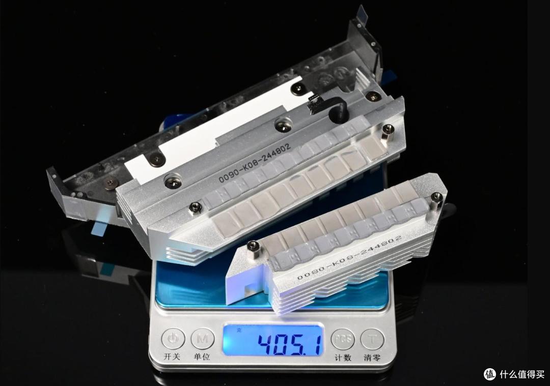 AMD游戏神U配刀锋钛主板,9800X3D实测4K通吃3A大作,爽到飞起!