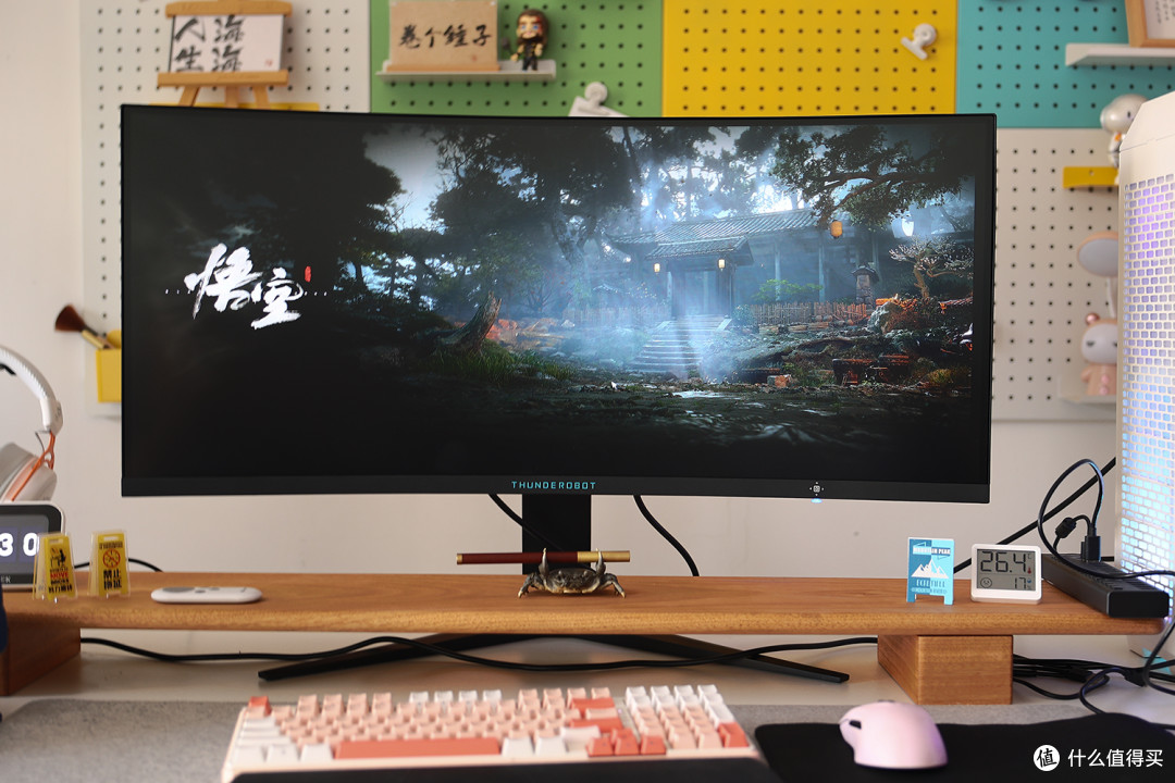 沉浸视界，疾速掌控：雷神DQ34C240L电竞显示器深度体验