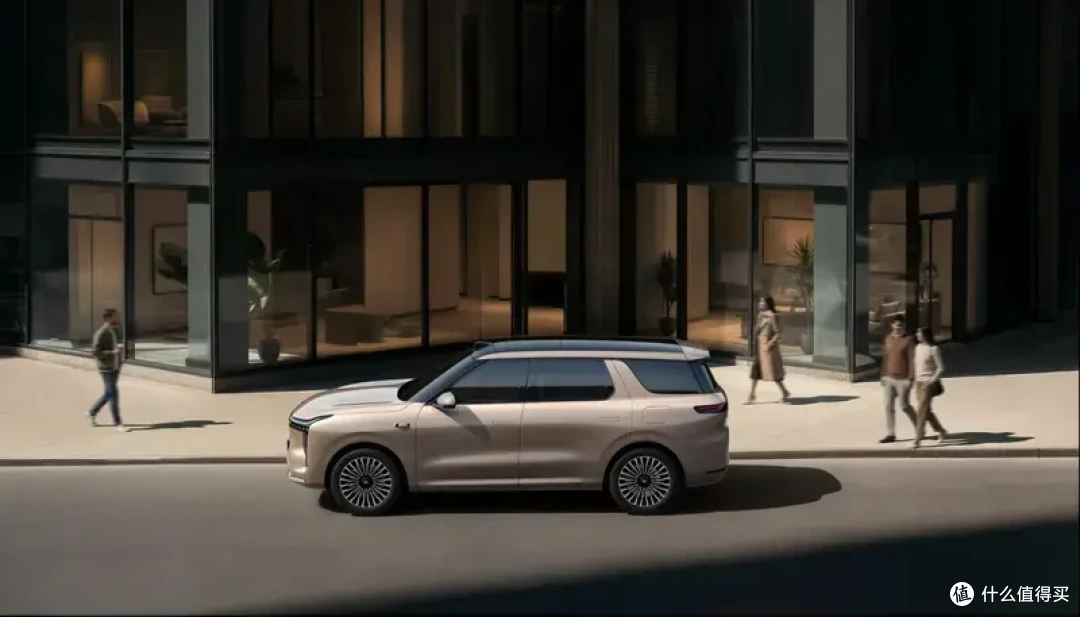 24.98万元起!智己LS8震撼上市 30万内唯一大满配的跨时代旗舰SUV