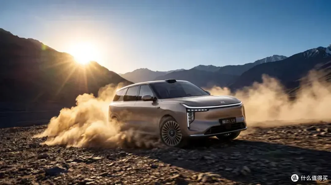 24.98万元起!智己LS8震撼上市 30万内唯一大满配的跨时代旗舰SUV