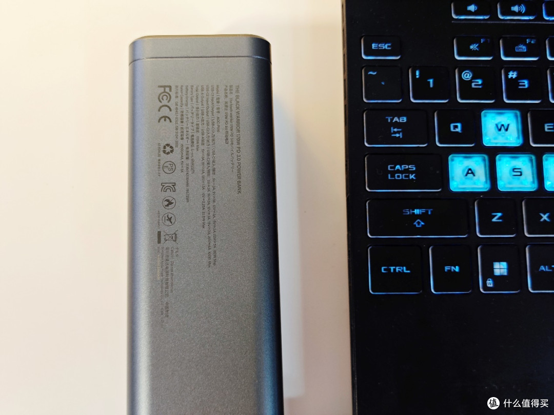 25200mAh+170W奥海黑武士充电宝,100W 快充+三口同充太实用