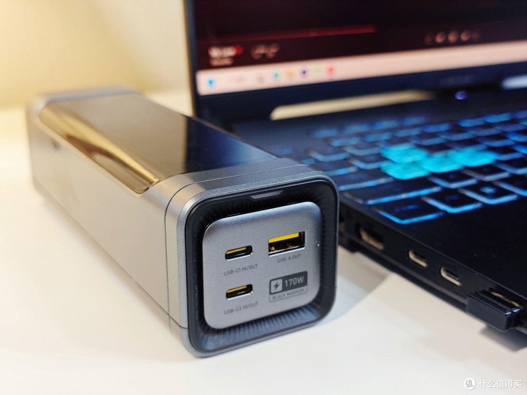 25200mAh+170W奥海黑武士充电宝,100W 快充+三口同充太实用