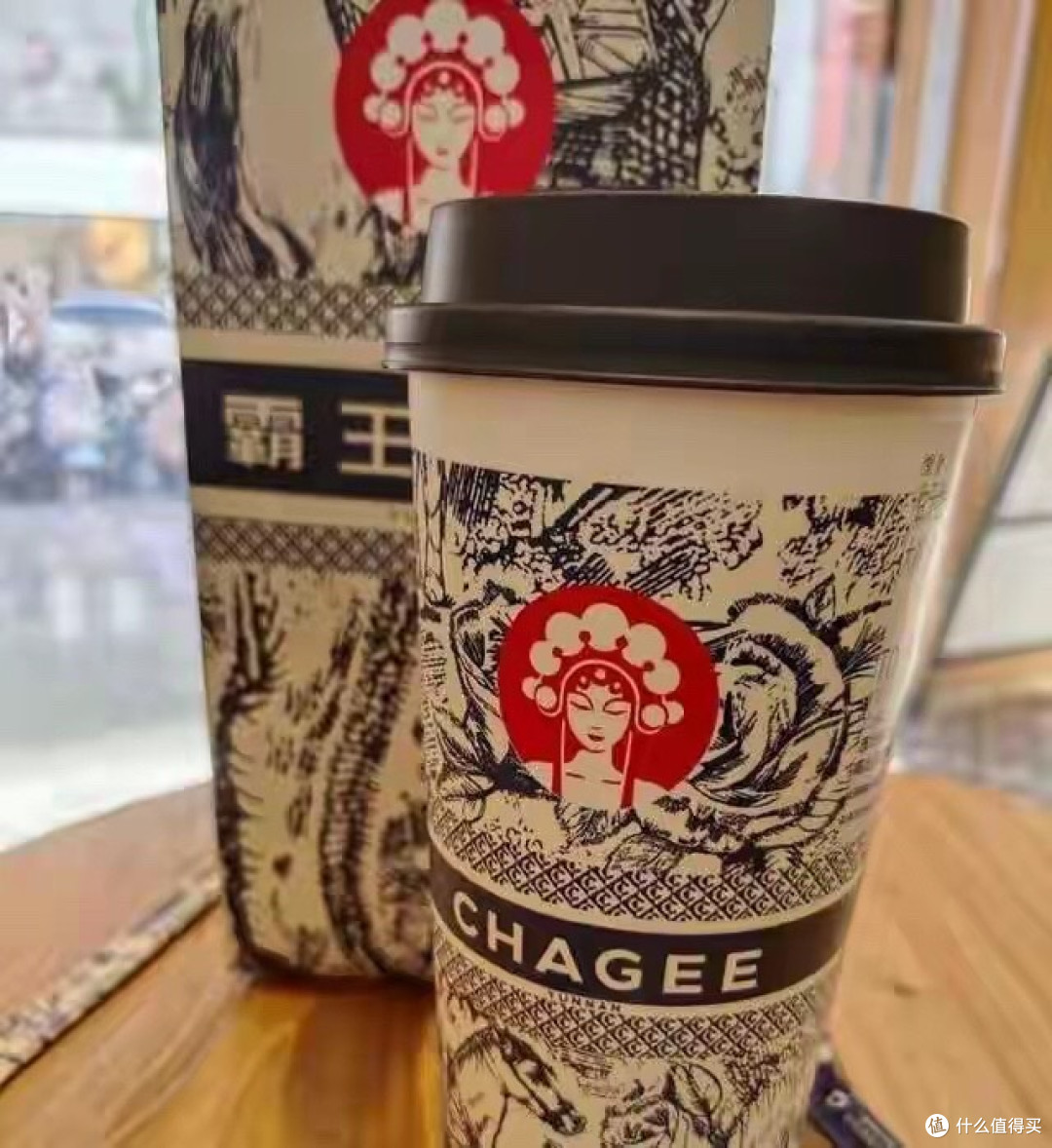 一杯茶蒸发300亿!霸王茶姬泡沫破裂,创始人卷7亿走人