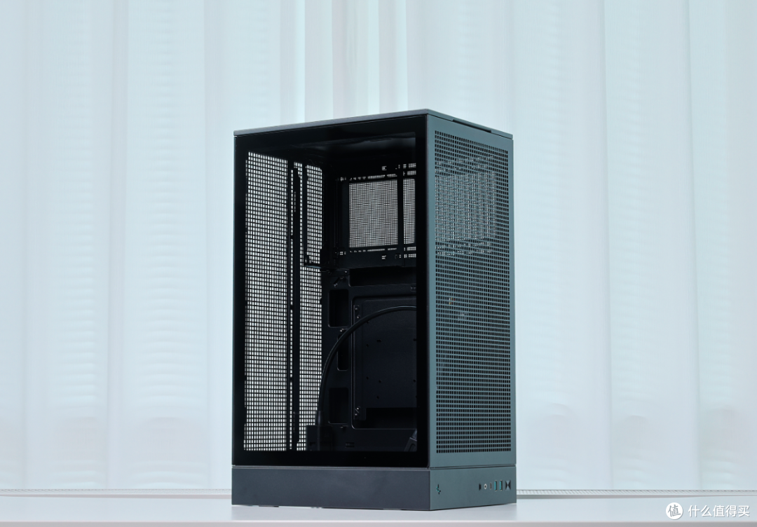 能打好看桌面立式小钢炮:98X3D+B850M电竞雕+5080黑金+CH270机箱