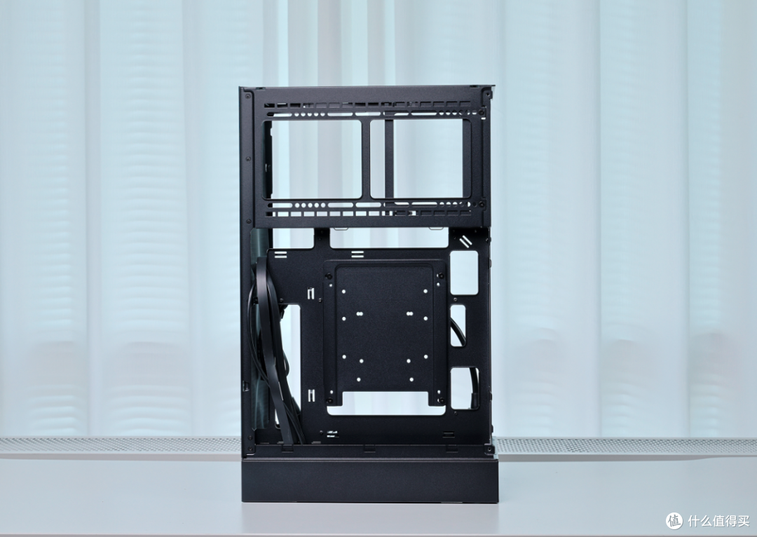 能打好看桌面立式小钢炮:98X3D+B850M电竞雕+5080黑金+CH270机箱