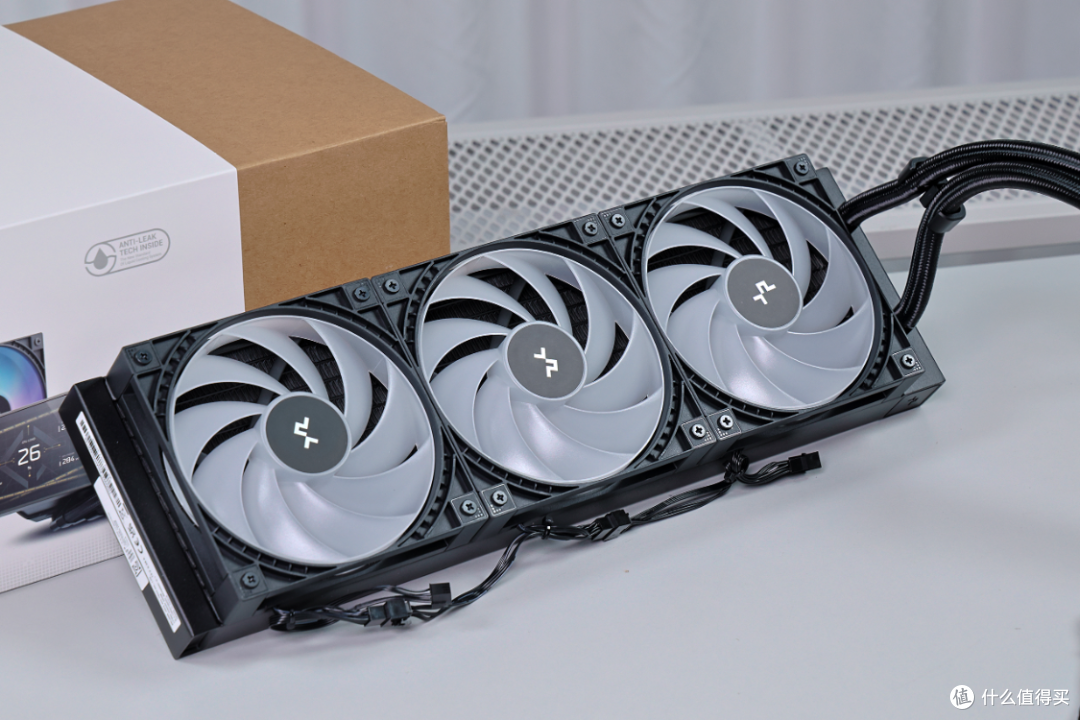 能打好看桌面立式小钢炮:98X3D+B850M电竞雕+5080黑金+CH270机箱