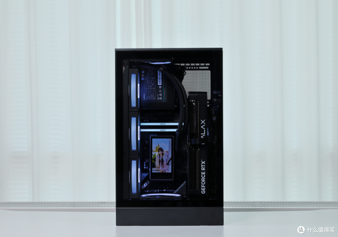 能打好看桌面立式小钢炮:98X3D+B850M电竞雕+5080黑金+CH270机箱