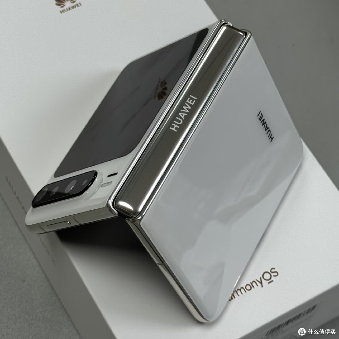 有想过春季换新机，试试华为Pura X的吗