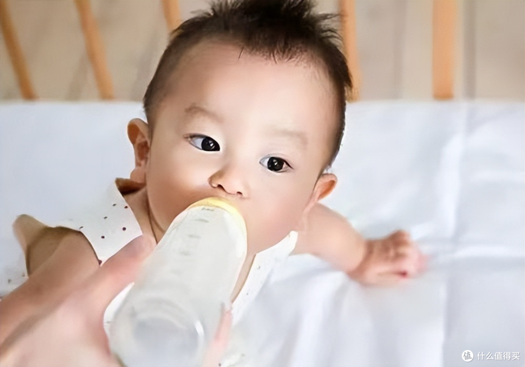 吃过了母乳就爱不上奶粉?宝宝不爱吃奶粉的3个原因,第1个好真实