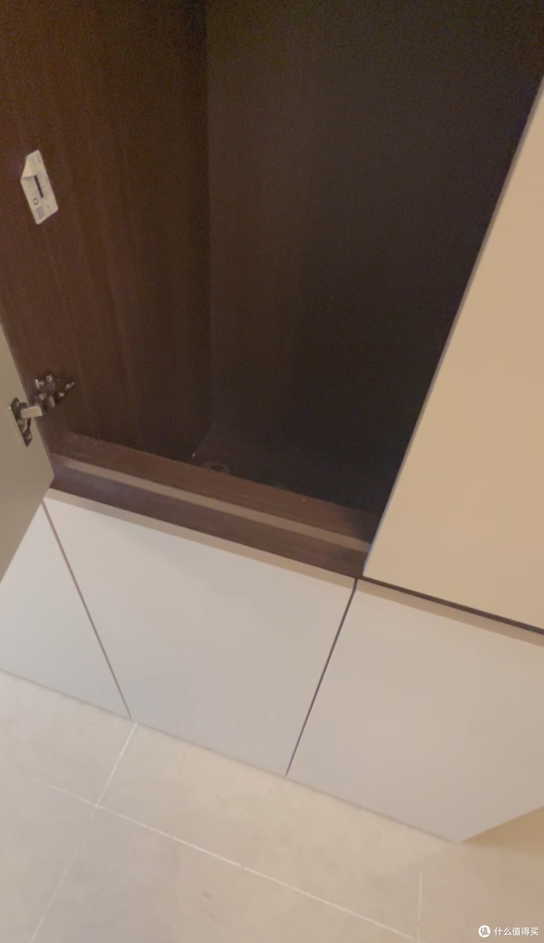 11长米整墙的全屋定制-窄玄关鞋架&羽绒服临时收纳终极解决方案