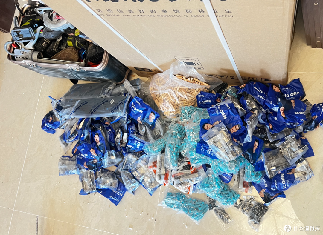 11长米整墙的全屋定制-窄玄关鞋架&羽绒服临时收纳终极解决方案
