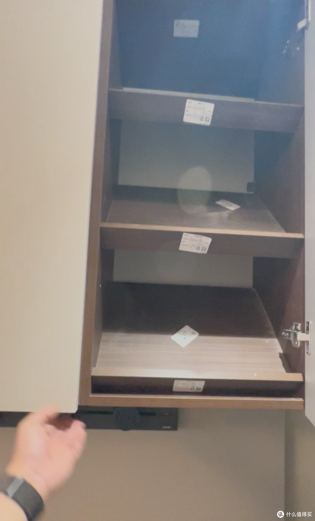 11长米整墙的全屋定制-窄玄关鞋架&羽绒服临时收纳终极解决方案