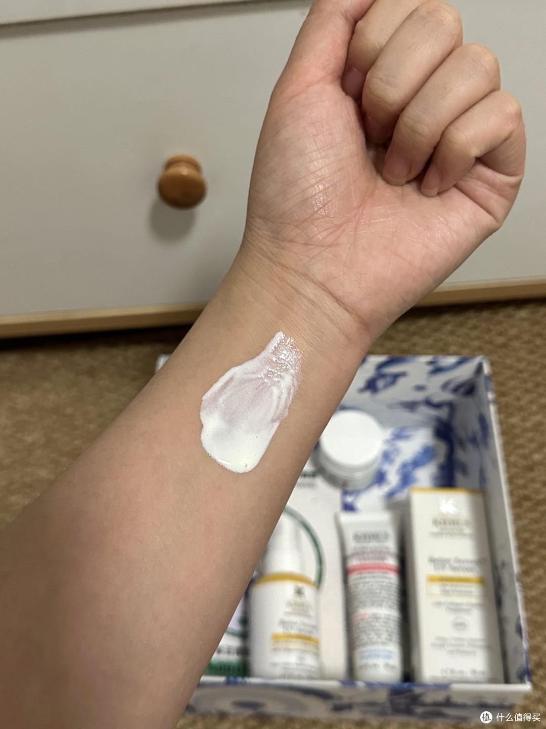 科颜氏防晒精华乳:换季护肤的首选
