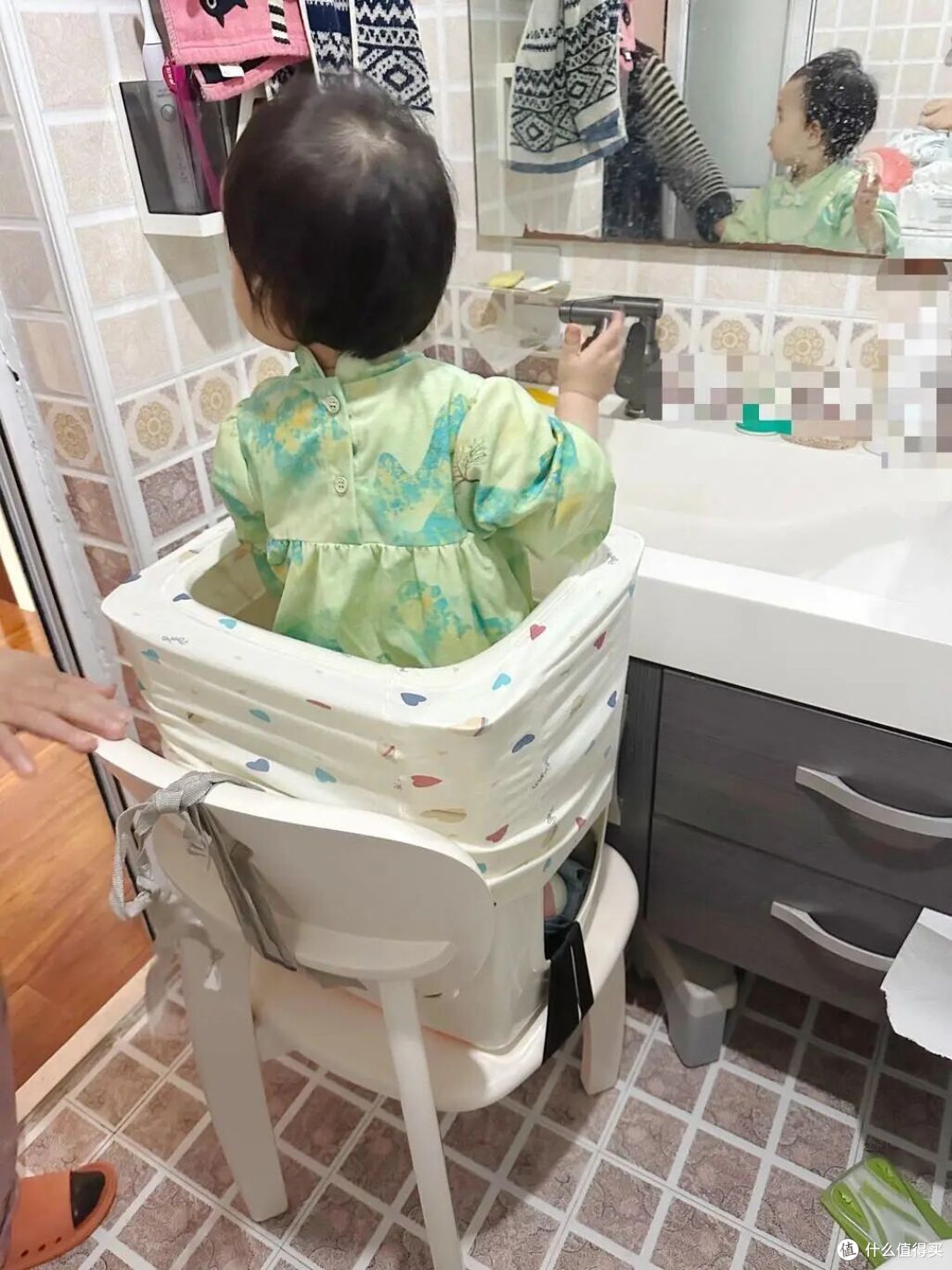 还是广东网友脑洞大,平平无奇的「塑料凳」,硬是玩出了新花样!