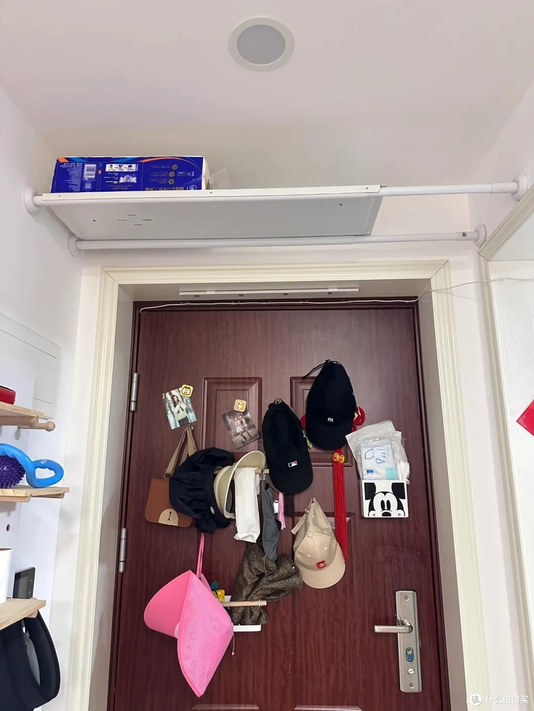 被年轻人的「纸巾收纳大法」惊到了,换个思路,家里就利利索索