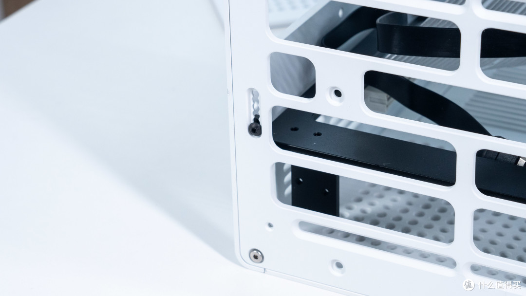 9L ITX小钢炮:9850X3D+ROG B850i 吹雪+AKLLA A5装机分享