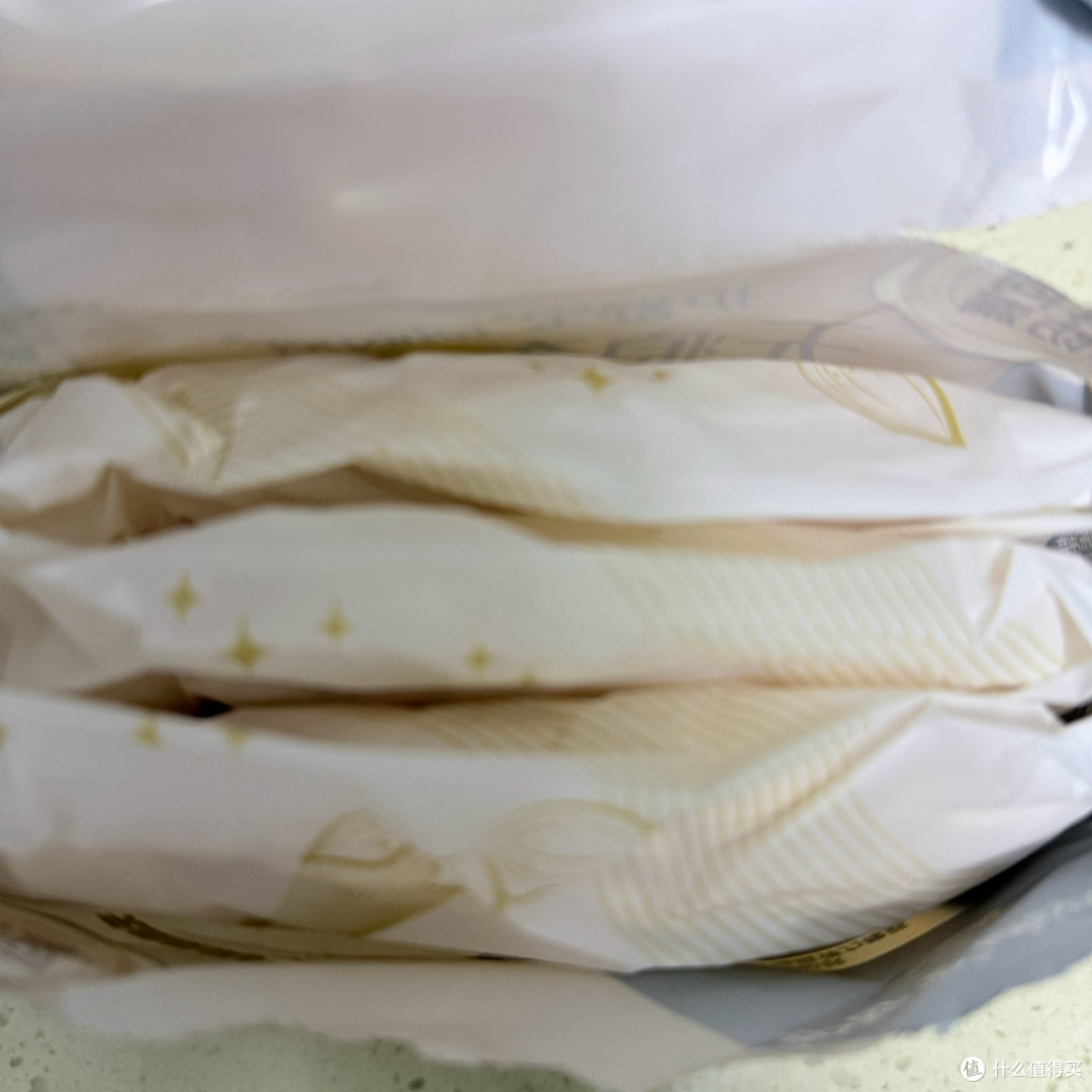换季也要换舒适：春日好物护舒宝无痕奢柔裤