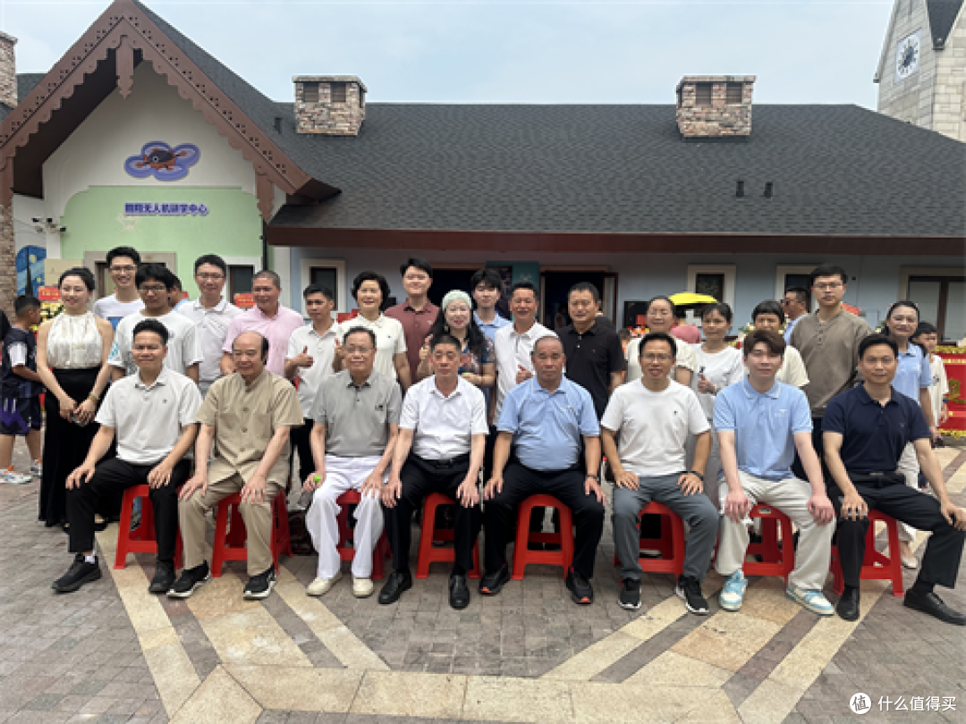 广东惠州:科技筑梦 公益同行,翱翔无人机研学中心盛大开业