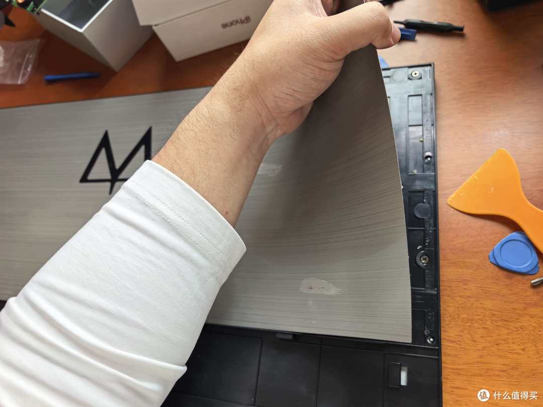 图5 金属盖板