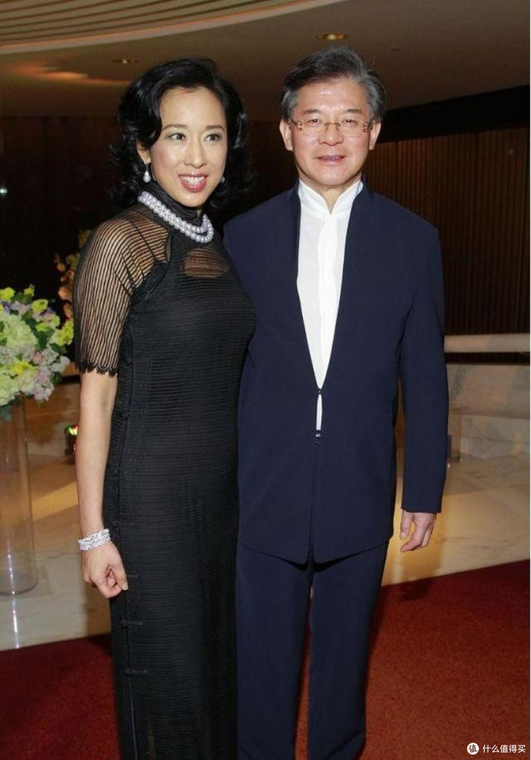 朱玲玲与二婚老公同框真敢穿，富态身材穿薄纱裙，让你美出新高度