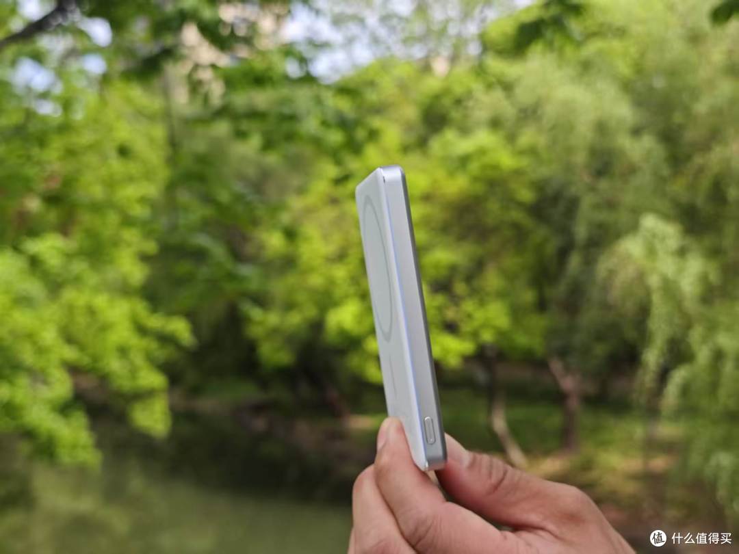 西圣PB Air超薄磁吸充电宝,快充不伤机超便携