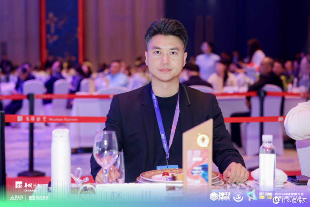 大象安全套创始人兼CEO赵川荣获“西湖奖·中国医药产业杰出人物”