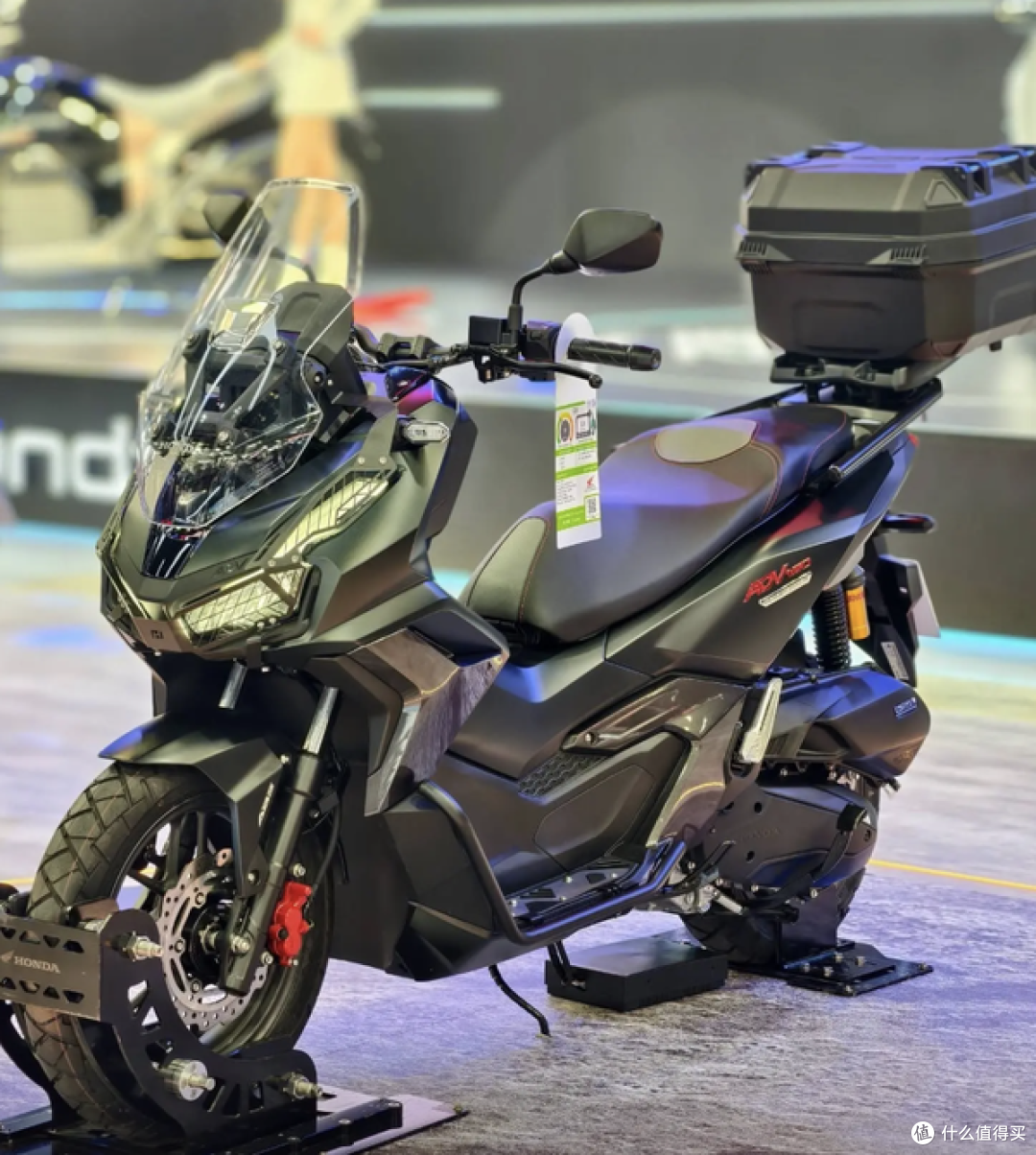 2026款本田ADV160发布：TFT仪表+手机互联，跨界踏板再次升级！