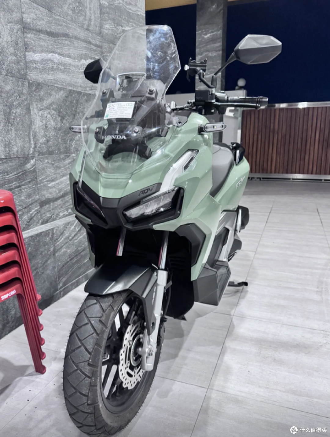 2026款本田ADV160发布：TFT仪表+手机互联，跨界踏板再次升级！