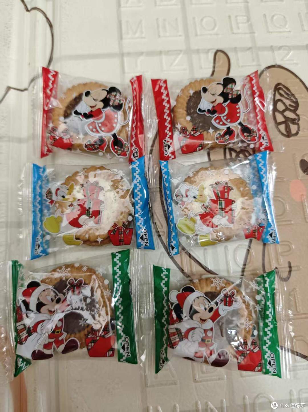 日本迪士尼限定!圣诞版夹心饼干测评 🎄