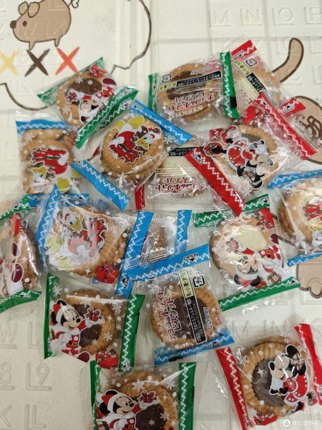 日本迪士尼限定!圣诞版夹心饼干测评 🎄