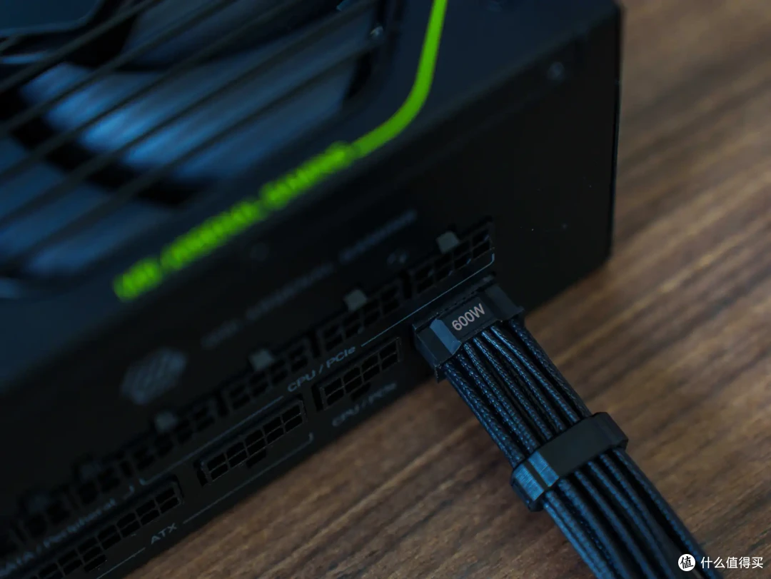 超长十年保、旗舰三白金:微星 MAG A1200PLS PCIE5 电源开箱
