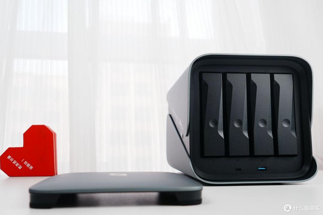 极空间Z4Pro+ 8G版深度评测：百项更新如何让NAS越用越新