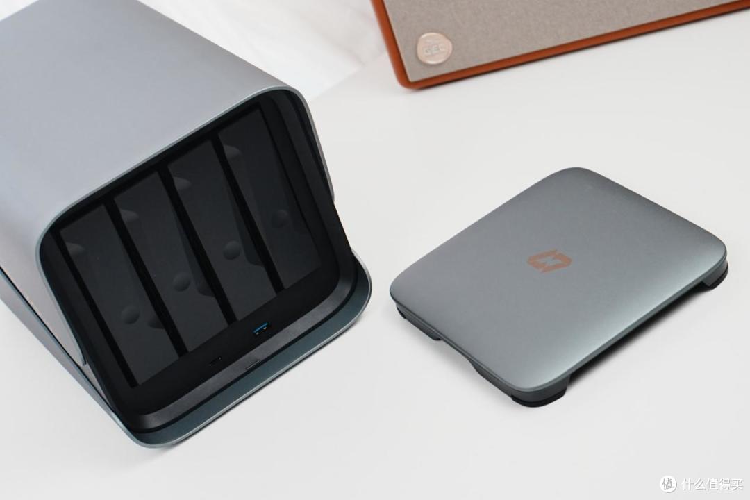 极空间Z4Pro+ 8G版深度评测：百项更新如何让NAS越用越新