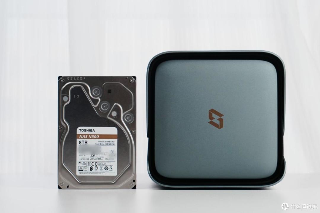 极空间Z4Pro+ 8G版深度评测：百项更新如何让NAS越用越新