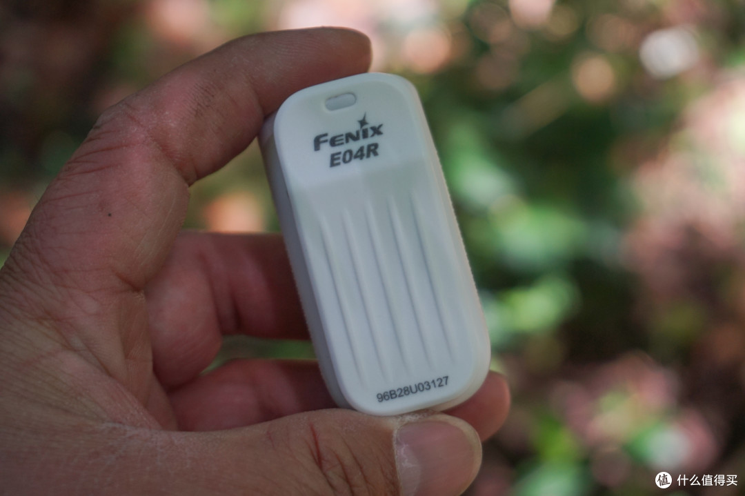 Fenix E04R指尖上的全能补光神器