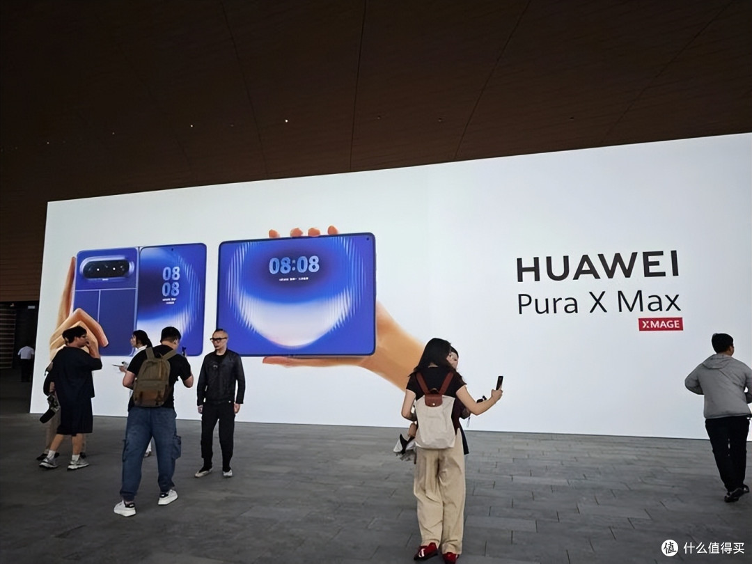还在傻傻等苹果？华为Pura X Max 10999元仍热销，网友：先用先爽