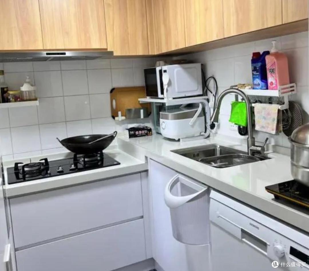 35㎡=3室2厅+住4人?香港这套公寓,把空间利用玩出了新高度